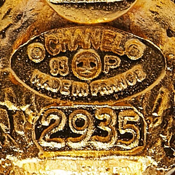 CHANEL CC Logos Round Clip-On Earrings Gold Tone 93P 2935 Auth w/Box #4055 - Picture 5 of 7